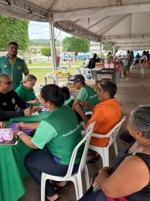 A Agência de Desenvolvimento Sustentável do Amazonas (ADS) está dando continuidade ao recadastramento de feirantes na região metropolitana de Manaus. Iniciada em novembro de 2024, a ação itinerante ganhou novo impulso nesta semana, abrangendo novamente os municípios de Rio Preto da Eva e Manacapuru, além de alcançar Presidente Figueiredo e Novo Airão. As cidades possuem edições das Feiras de Produtos Regionais e, ao todo, 126 feirantes foram recadastrados.