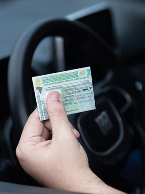 O Departamento Estadual de Trânsito do Amazonas (Detran-AM) preparou uma lista de informações necessárias para manter veículos e condutores regularizados e seguros ao longo do ano, como as manutenções preventivas dos veículos, a necessidade de renovação da Carteira Nacional de Habilitação (CNH) e o pagamento do licenciamento anual.
