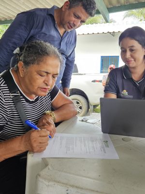 Iniciou, nesta segunda-feira (21), o mutirão de retificação de Cadastro Ambiental Rural (CAR) em Rio Preto da Eva (a 57 quilômetros da capital). A iniciativa é realizada pelo Instituto de Desenvolvimento Agropecuário e Florestal Sustentável do Estado do Amazonas (Idam) e Instituto de Proteção Ambiental do Amazonas (Ipaam) para incentivar a regularização ambiental das propriedades rurais do município.