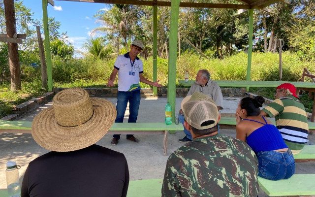 O Governo do Amazonas, por meio da Secretaria de Estado de Produção Rural (Sepror), finaliza, nesta sexta-feira (1º), oficinas em Boas Práticas da Cultura da Melancia e de Produção de Biofertilizantes, voltados para a capacitação de agricultores familiares de Rio Preto da Eva (a 57 quilômetros de Manaus).